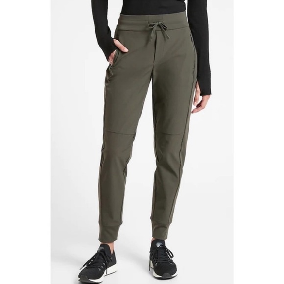 Athleta Headlands Hybrid Trek Jogger Dark Olive Green Pants Size 8 - Picture 1 of 13